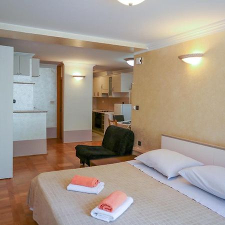 Apartments Okuka Split Exterior photo